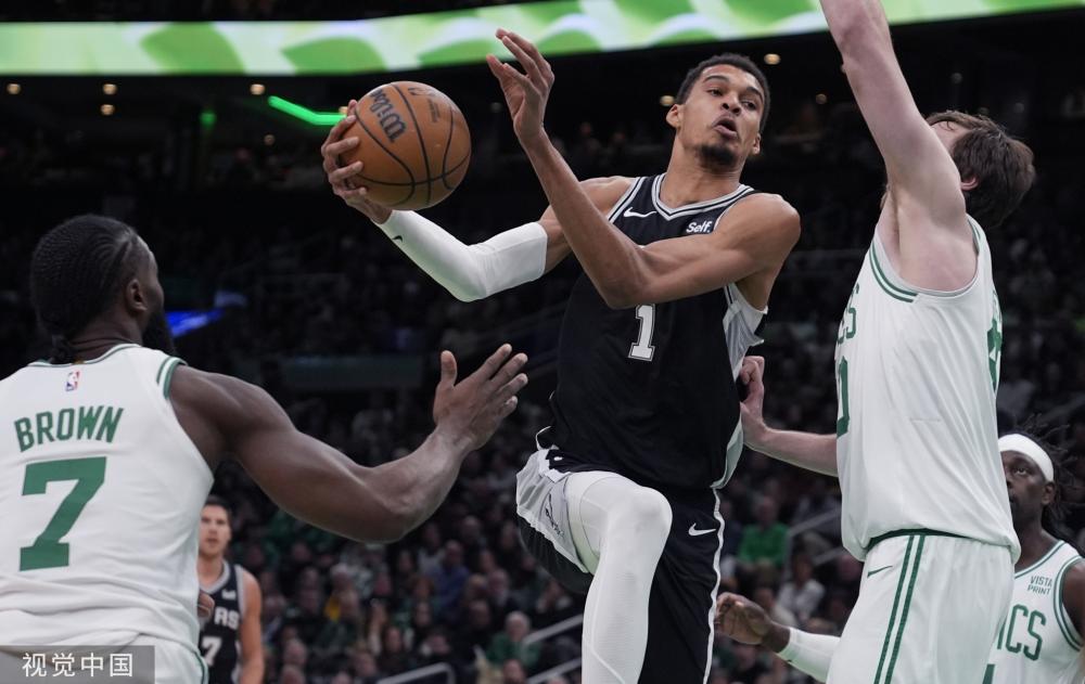 场抢断并形 场抢断并形